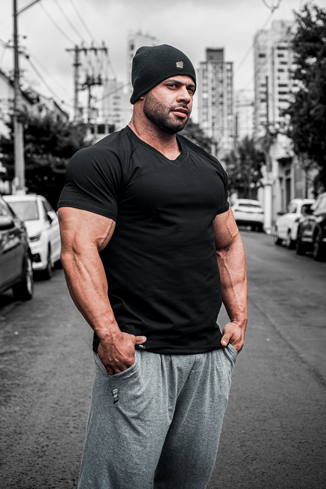 V Neck Muscle-Fit T-Shirt - Black